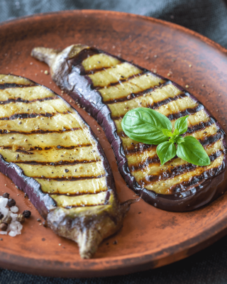 gegrillte Auberginen